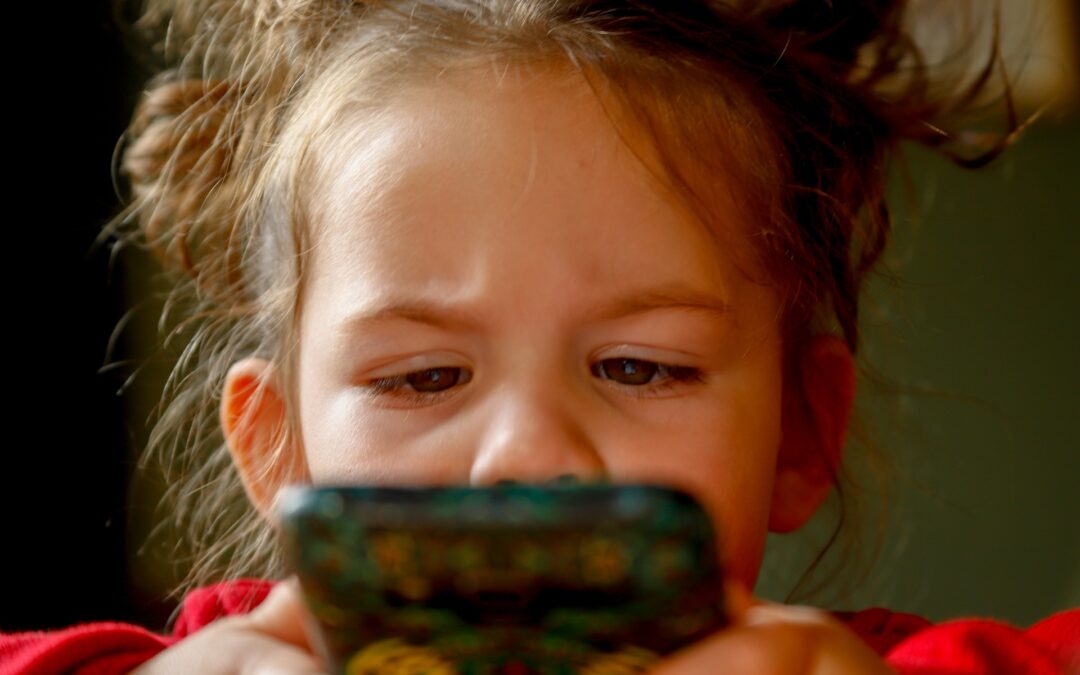 Bambini Digital: il pericolo dell’adescamento online.